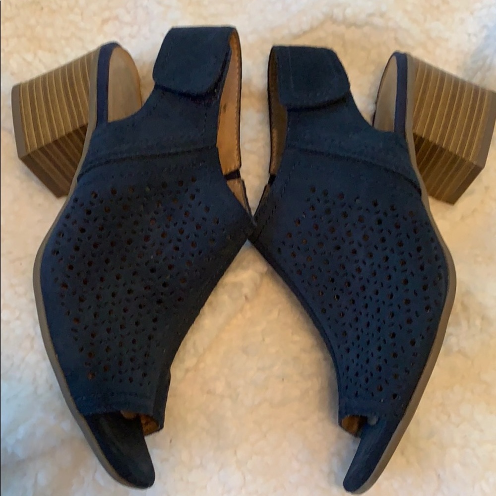 White mountain sandals - Picture 3 of 5